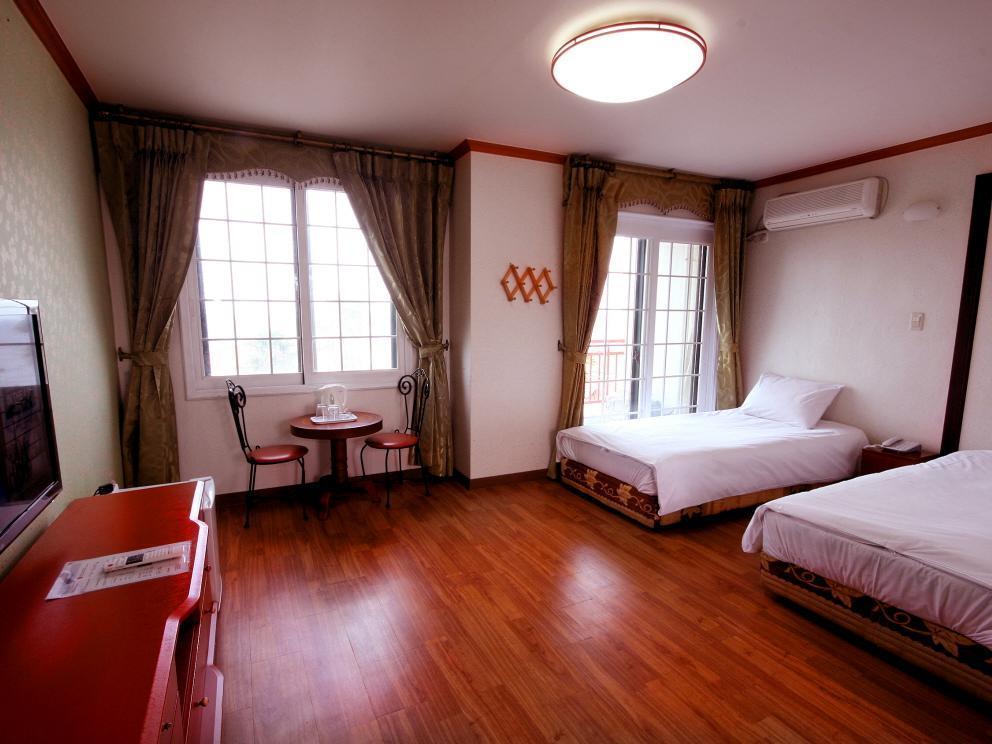Sea Cliff Hotel Jeju Esterno foto